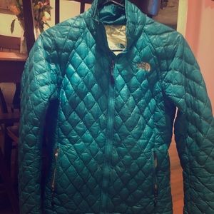 North Face Thermoball Size Small like New!